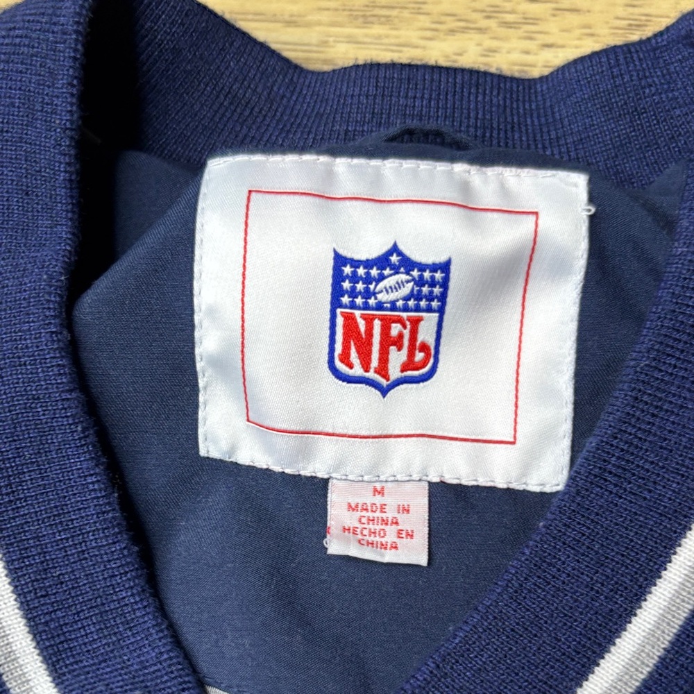 Men’s NFL New England Navy and Silver Sweatshirt Size Medium - Picture 4 of 8